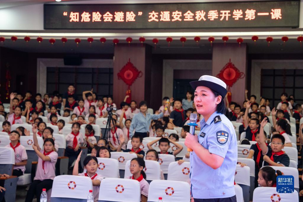 快乐炸金花旧版本